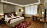 32Nd Milestone Hotell Gurgaon Exteriör bild